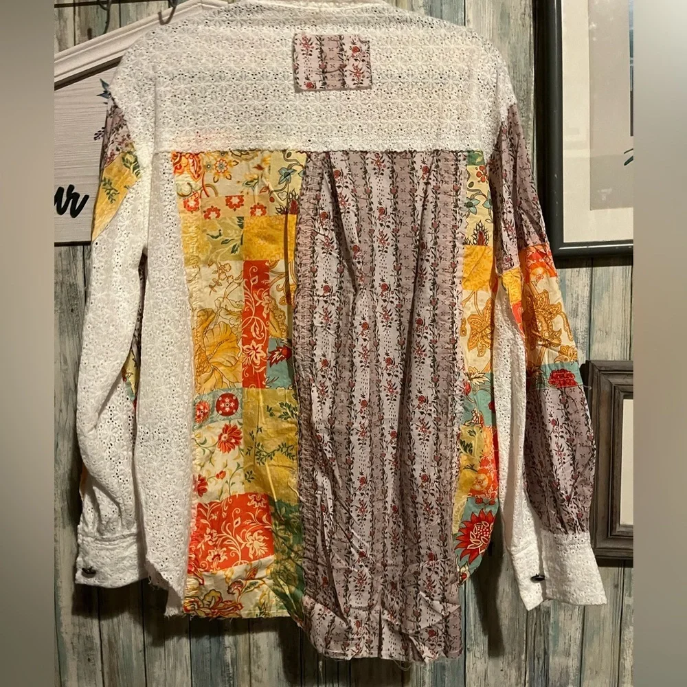 POL Textured White Eyelet Lace Patchwork Button-Up Shirt - Picture 6 of 7
